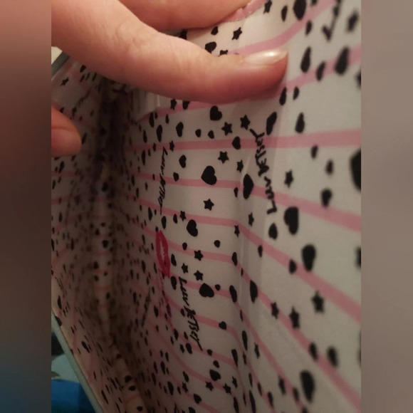 Luv Betsey by Betsey Johnson Hologram Silver Quilted Star Crossbag - Picture 8 of 12